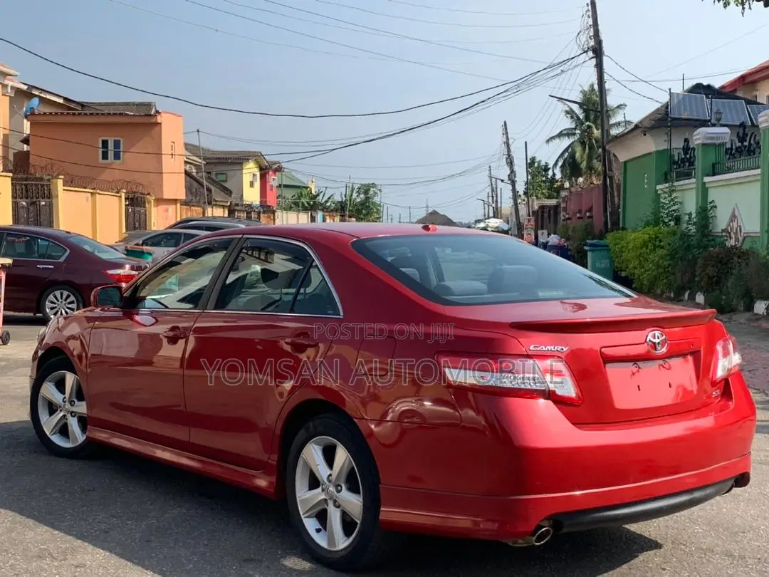 Toyota Camry SE 4dr Sedan (2.5L 4cyl 6AM) 2010 Red