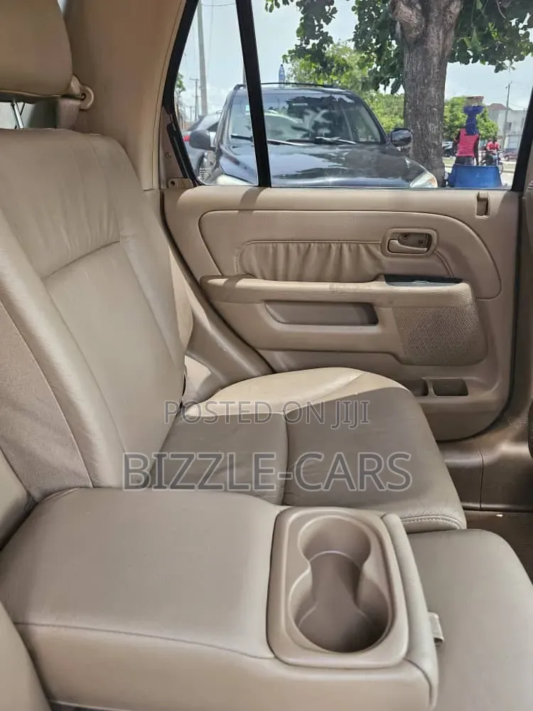 Honda CR-V 2005 Gold