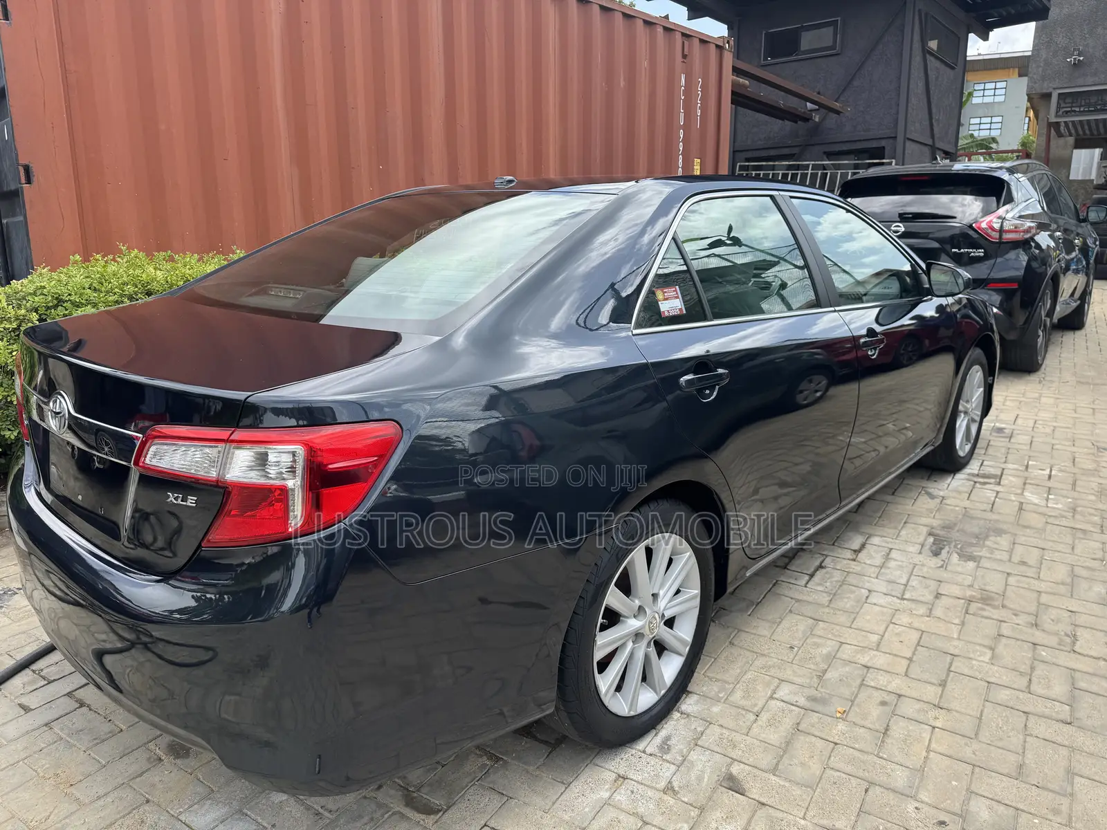 Toyota Camry XLE 4dr Sedan (2.5L 4cyl 6A) 2012 Gray