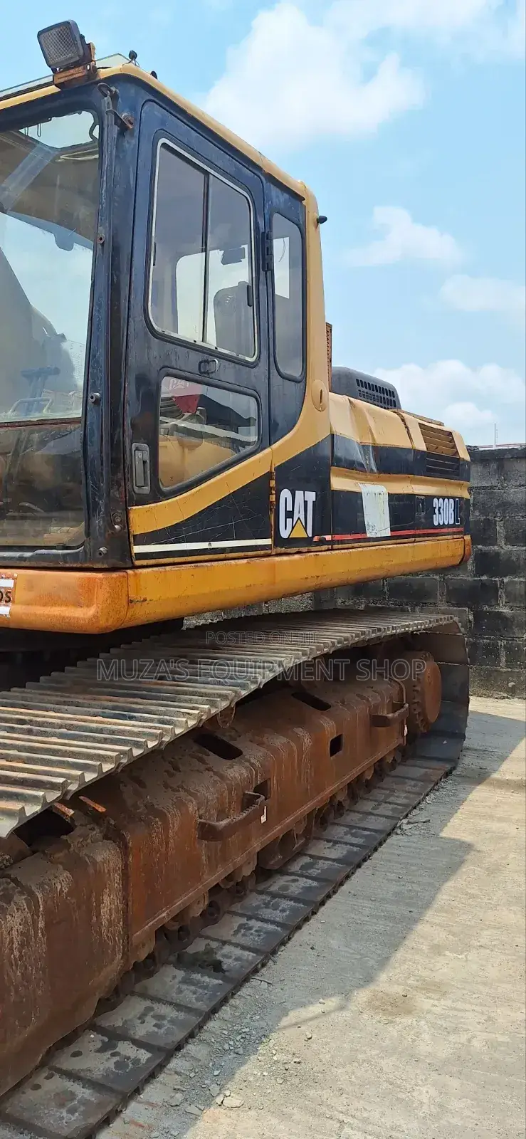 Caterpillar 330 Bl for Sale. Price: 150 Million.
