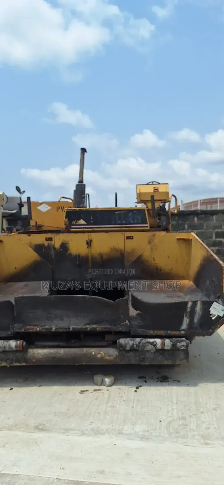 Caterpillar Paver for Sale. Price: 205 Million