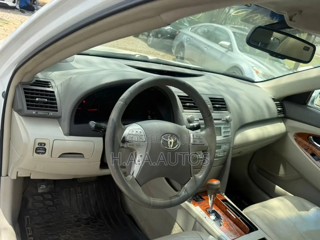 Toyota Camry XLE V6 4dr Sedan (3.5L 6cyl 6AM) 2008 White