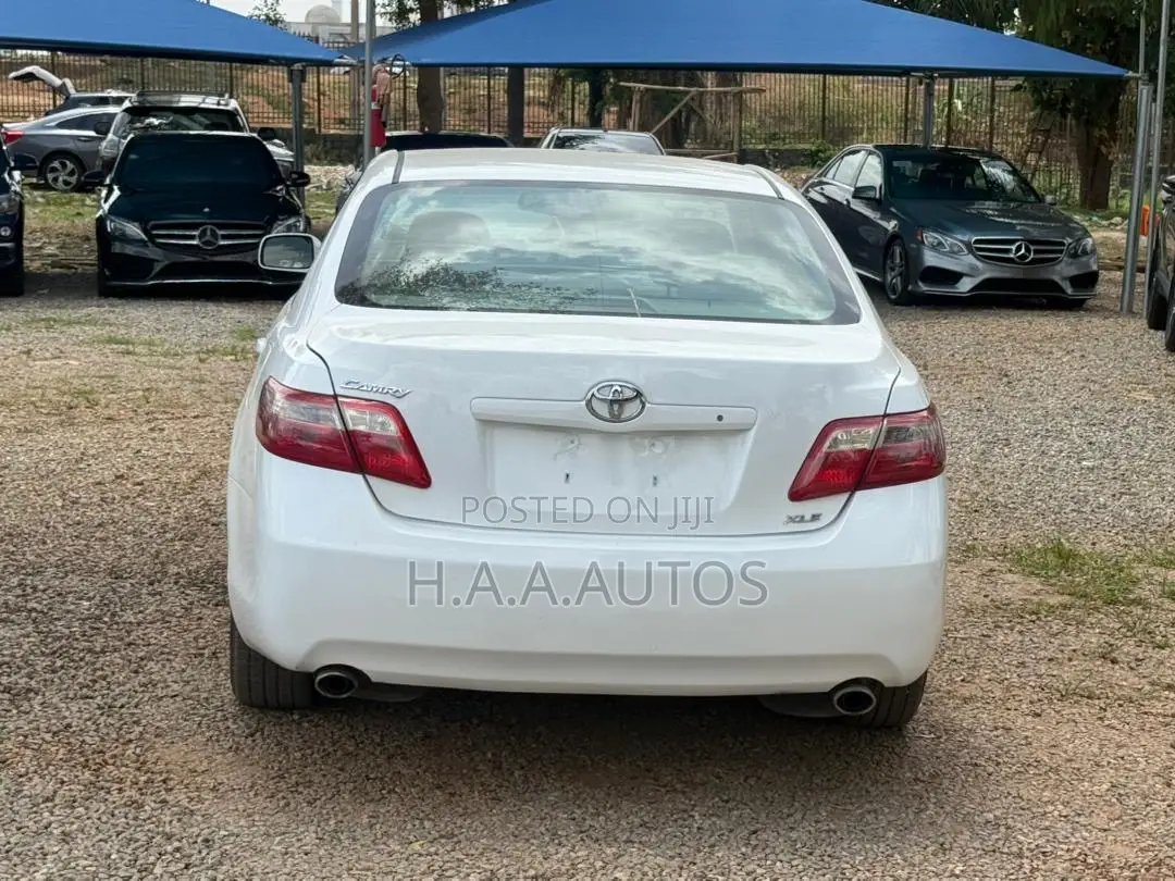Toyota Camry XLE V6 4dr Sedan (3.5L 6cyl 6AM) 2008 White