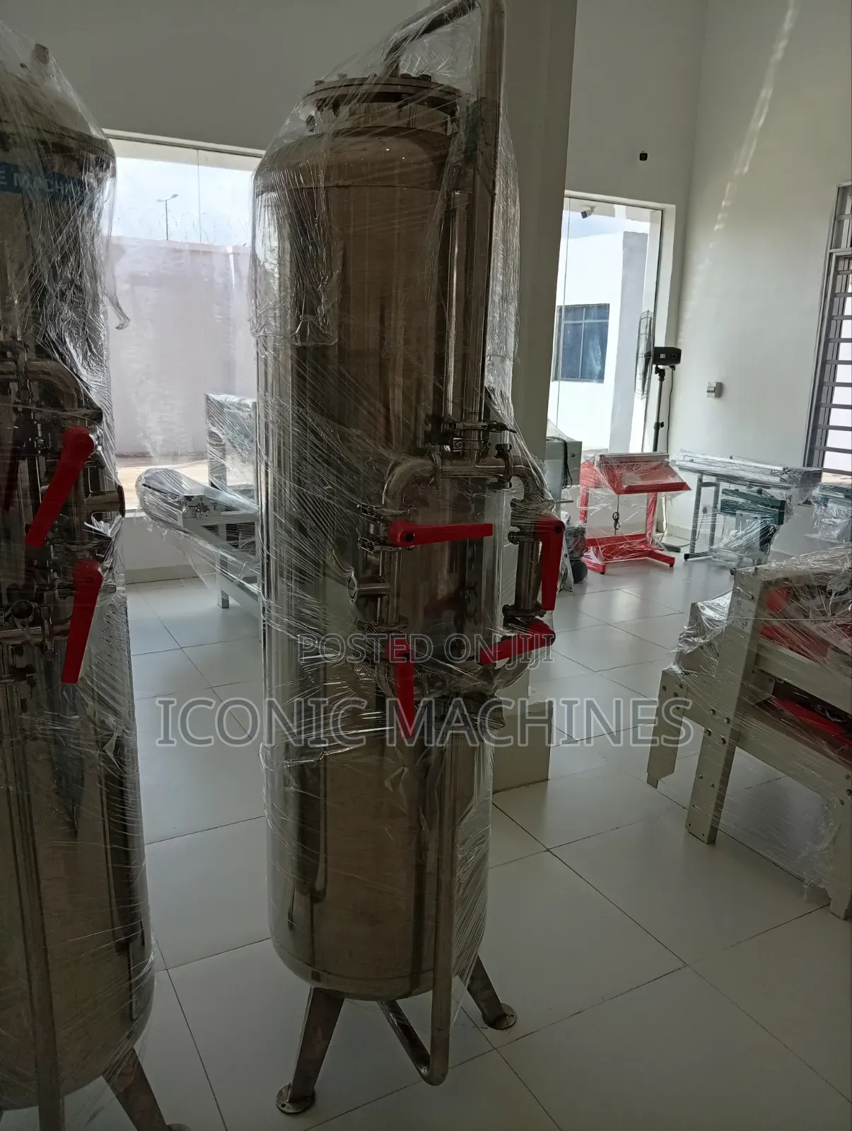 2000 Litres Per Hour Stainless Water Filtration Tank With Chemical