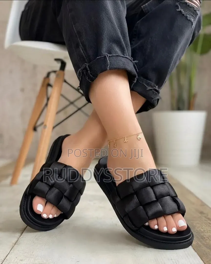 Luxe Woven Cushion Slides