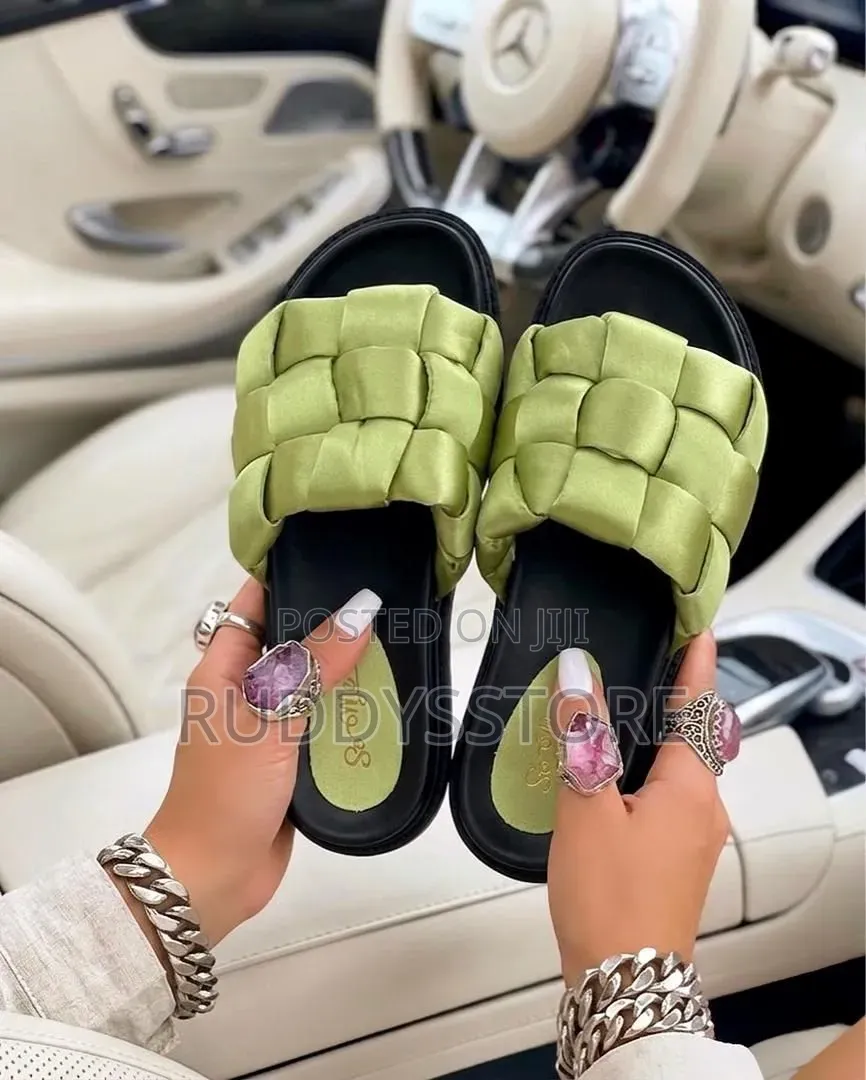 Luxe Woven Cushion Slides