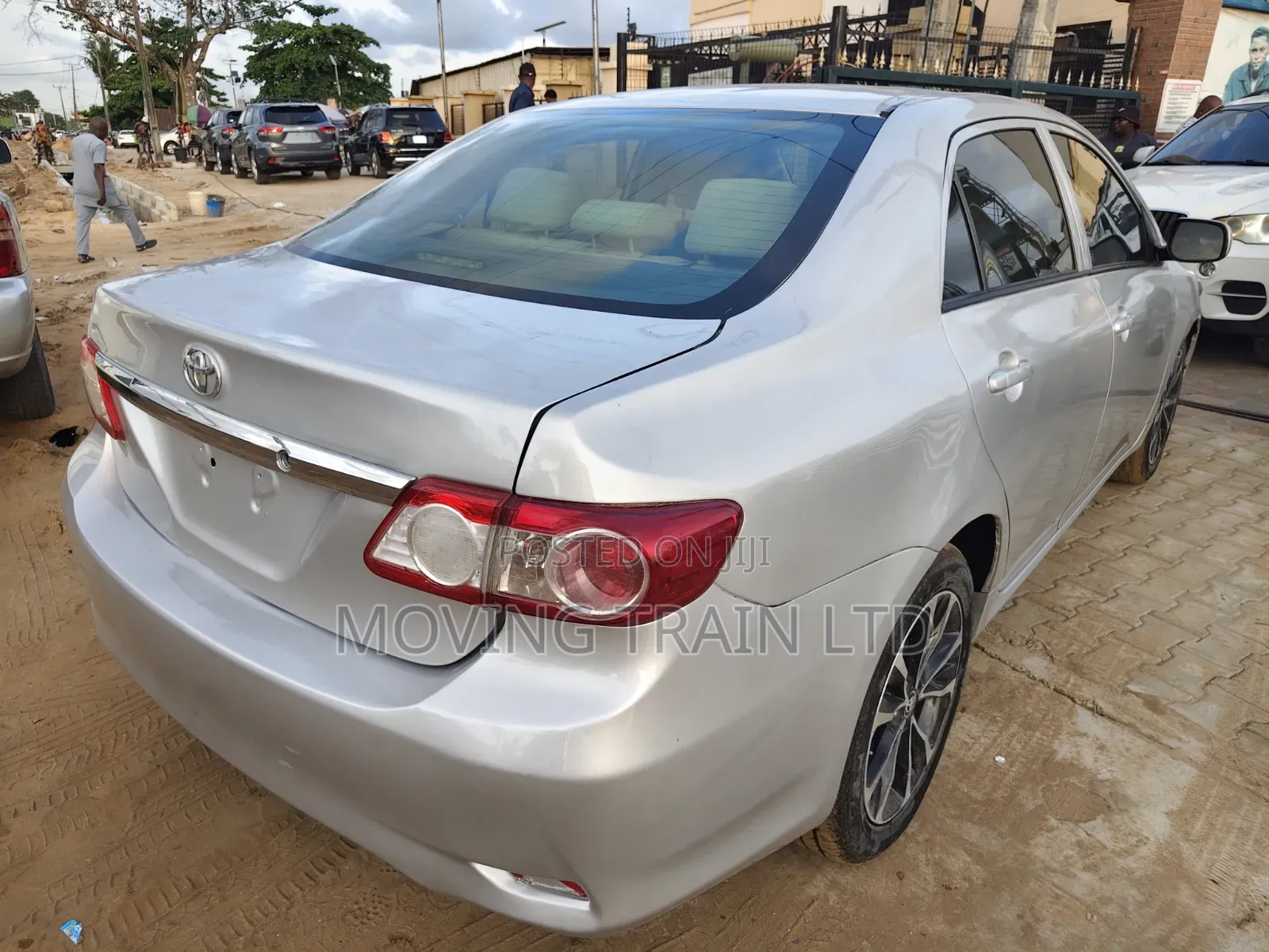 Toyota Corolla LE 4dr Sedan (1.8L 4cyl 4A) 2012 Silver