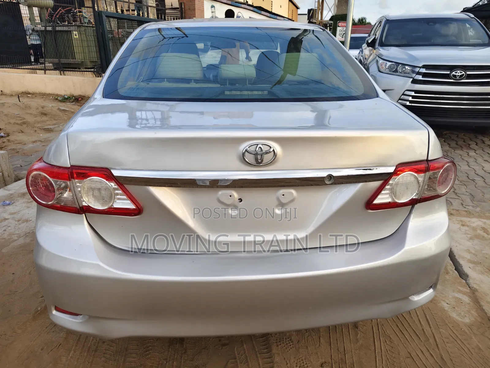 Toyota Corolla LE 4dr Sedan (1.8L 4cyl 4A) 2012 Silver