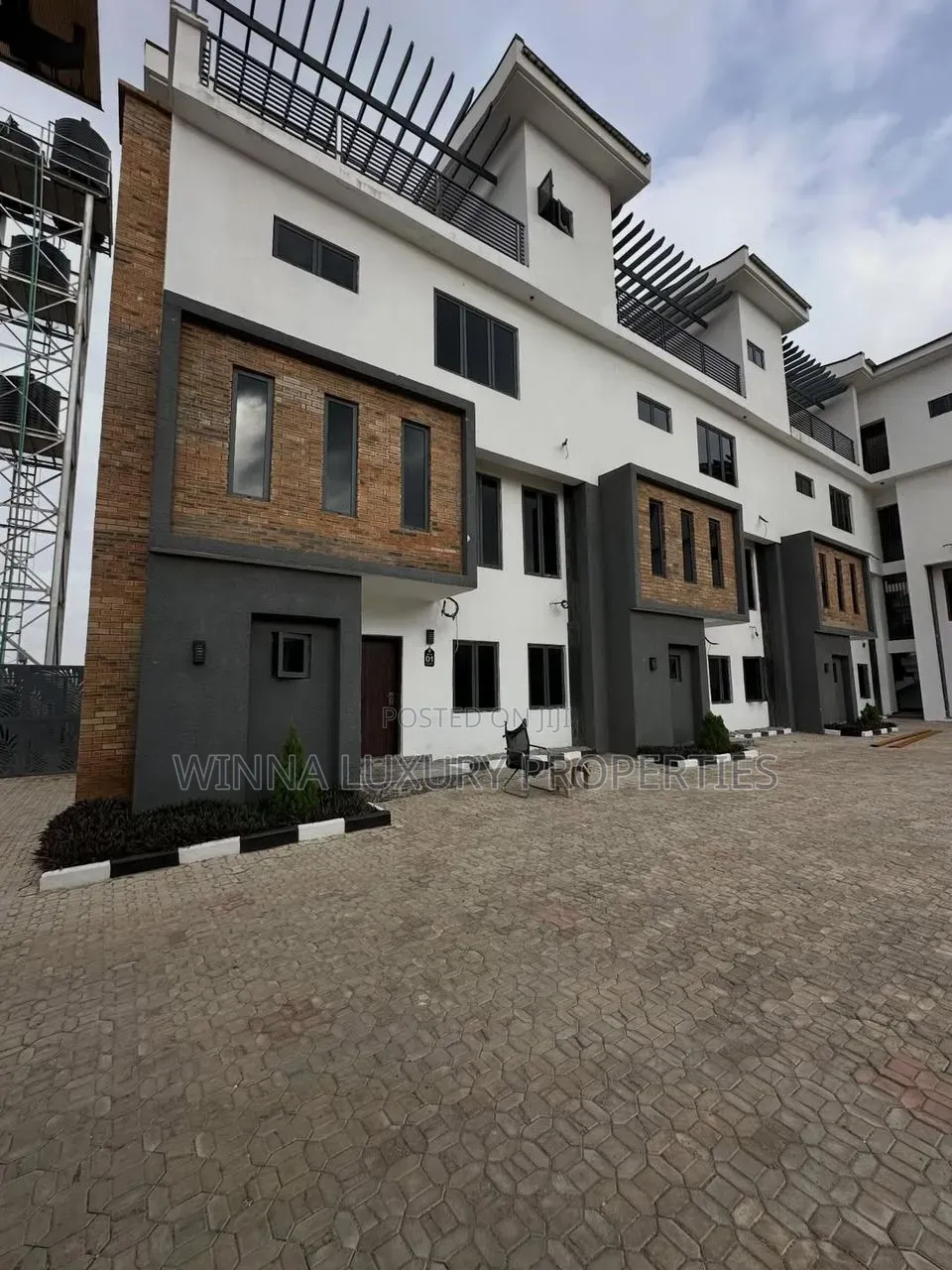 5bdrm Townhouse/Terrace in Jabi Main for sale