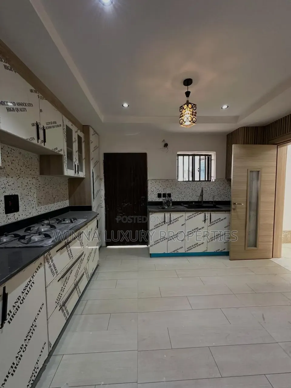 5bdrm Townhouse/Terrace in Jabi Main for sale
