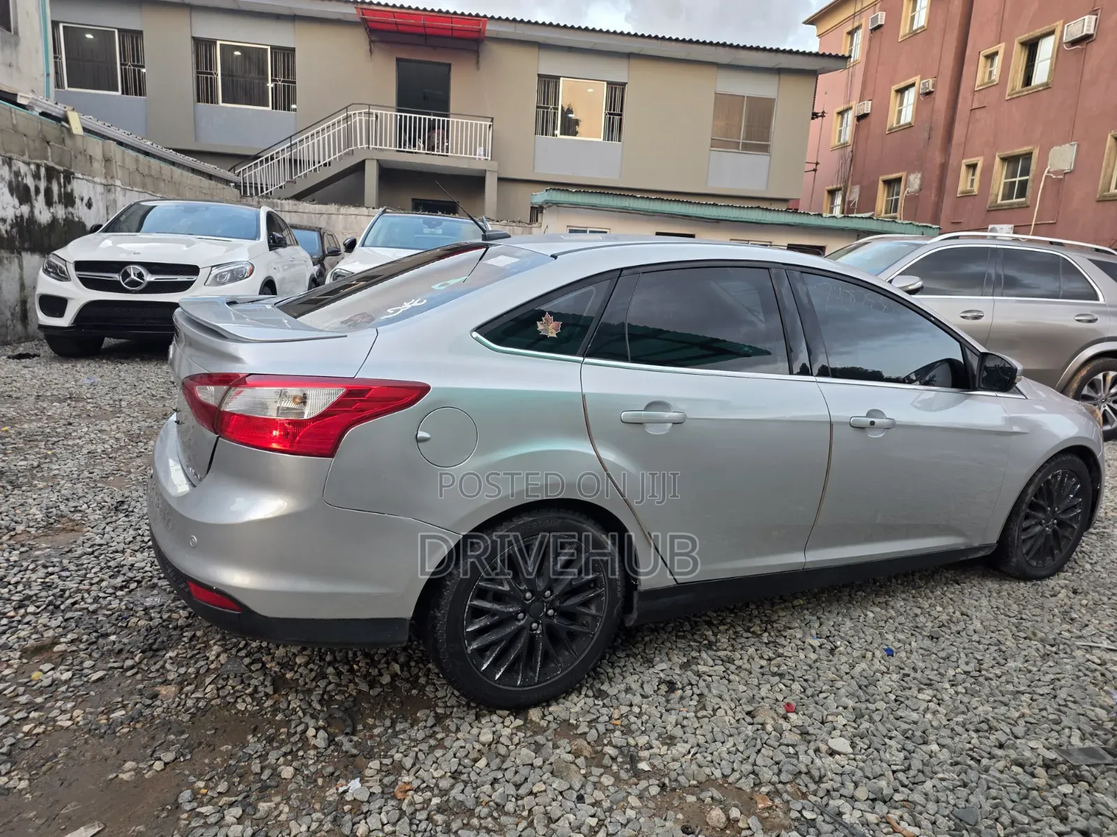 Ford Focus Titanium Sedan FWD (2.0L 4cyl 5M) 2013 Silver
