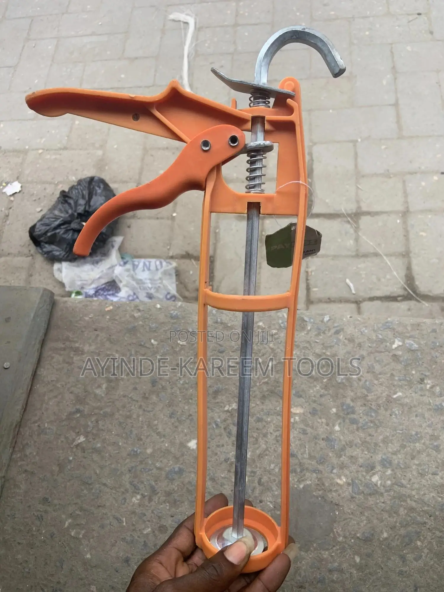 Silicone Gun or Caulking Gun for Silicone