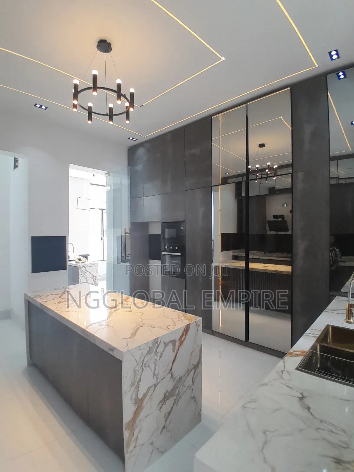 5bdrm Duplex in Oral Estate, Chevron for sale