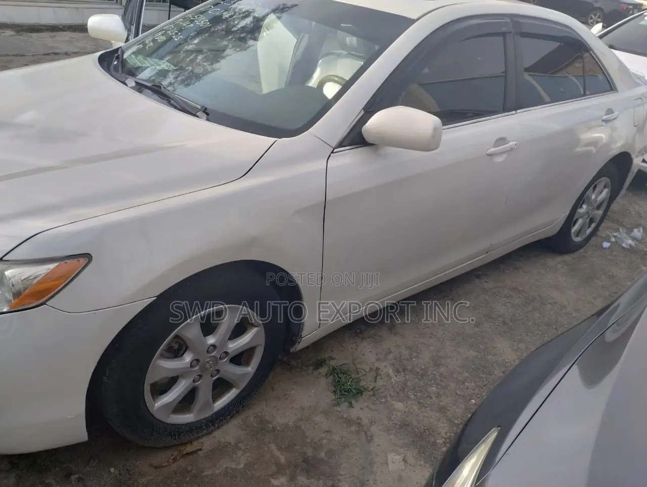 Toyota Camry XLE V6 4dr Sedan (3.5L 6cyl 6AM) 2007 White