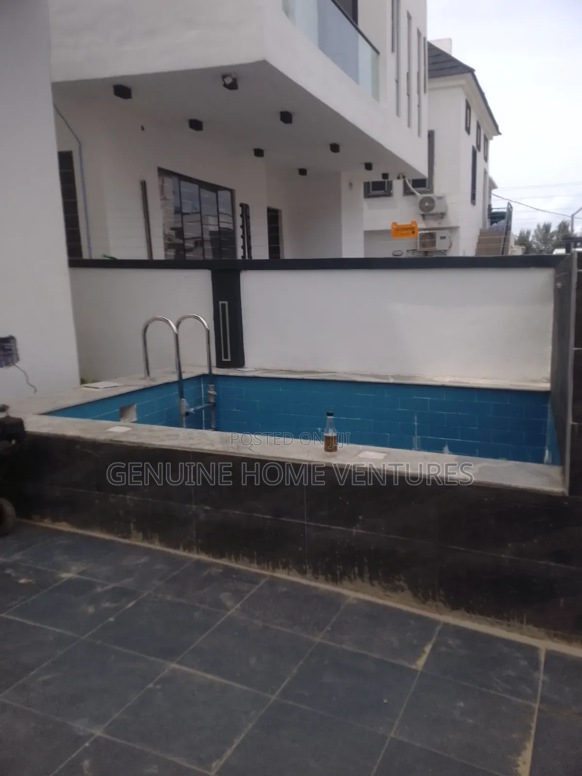 5bdrm Duplex in Ikota Gra for sale