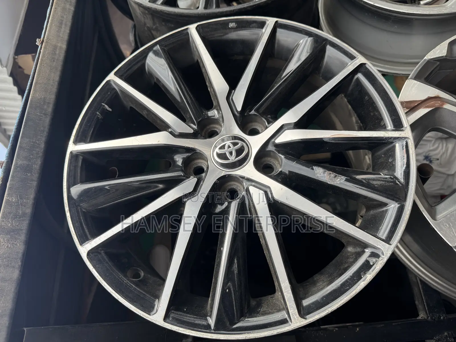 Toyota Camry 2018 Rim 18