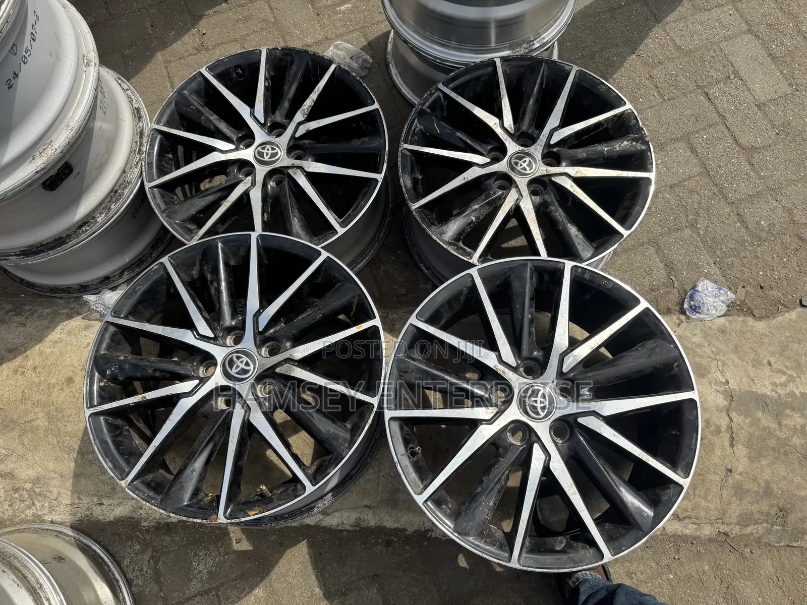 Toyota Camry 2018 Rim 18