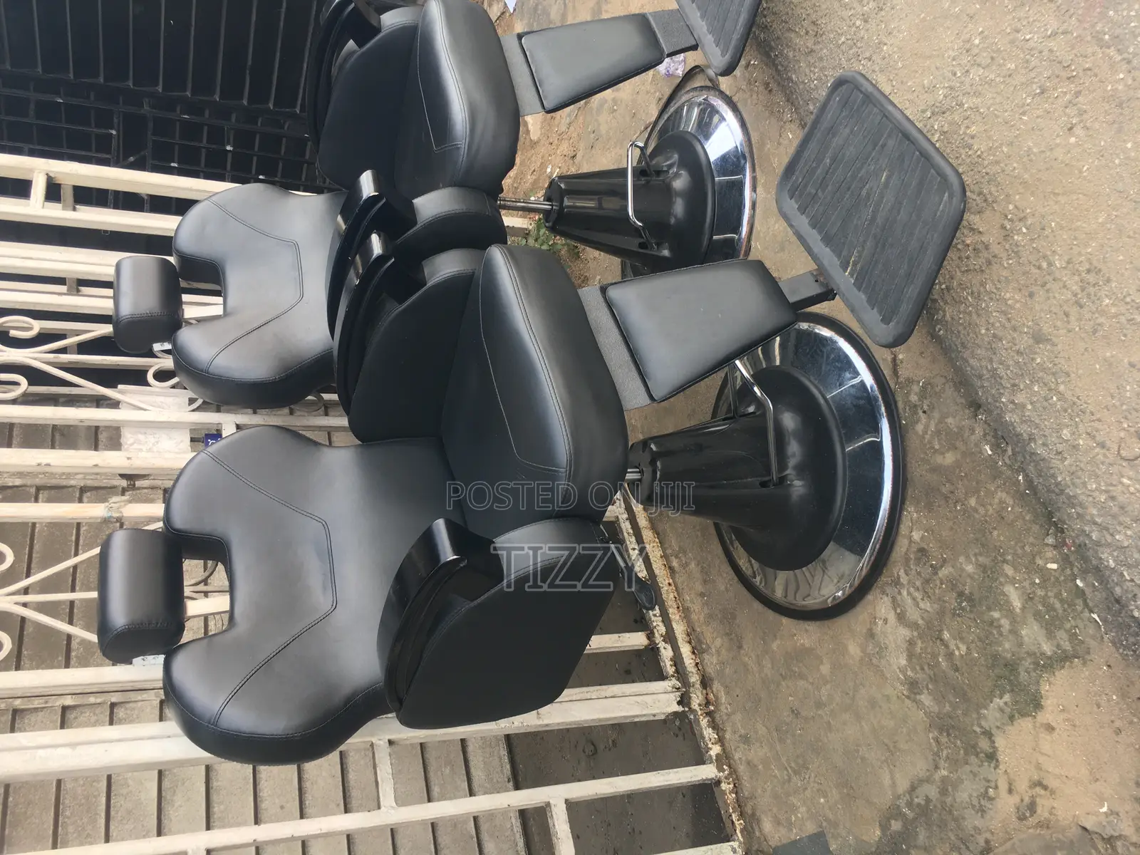 Exclusive Barber Chair