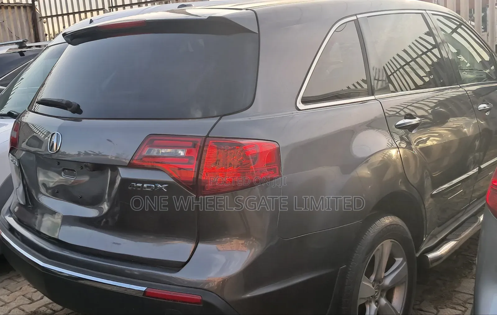 Acura MDX SUV 4dr AWD (3.7L 6cyl 6A) 2011 Gray