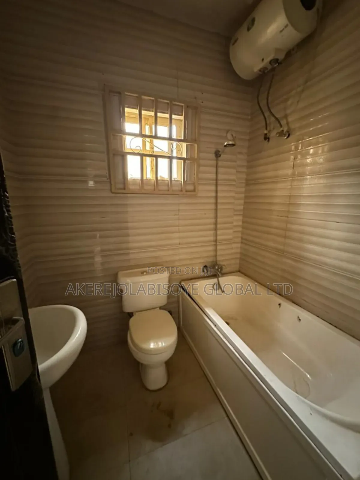 3bdrm Bungalow in In An Estate Around for sale