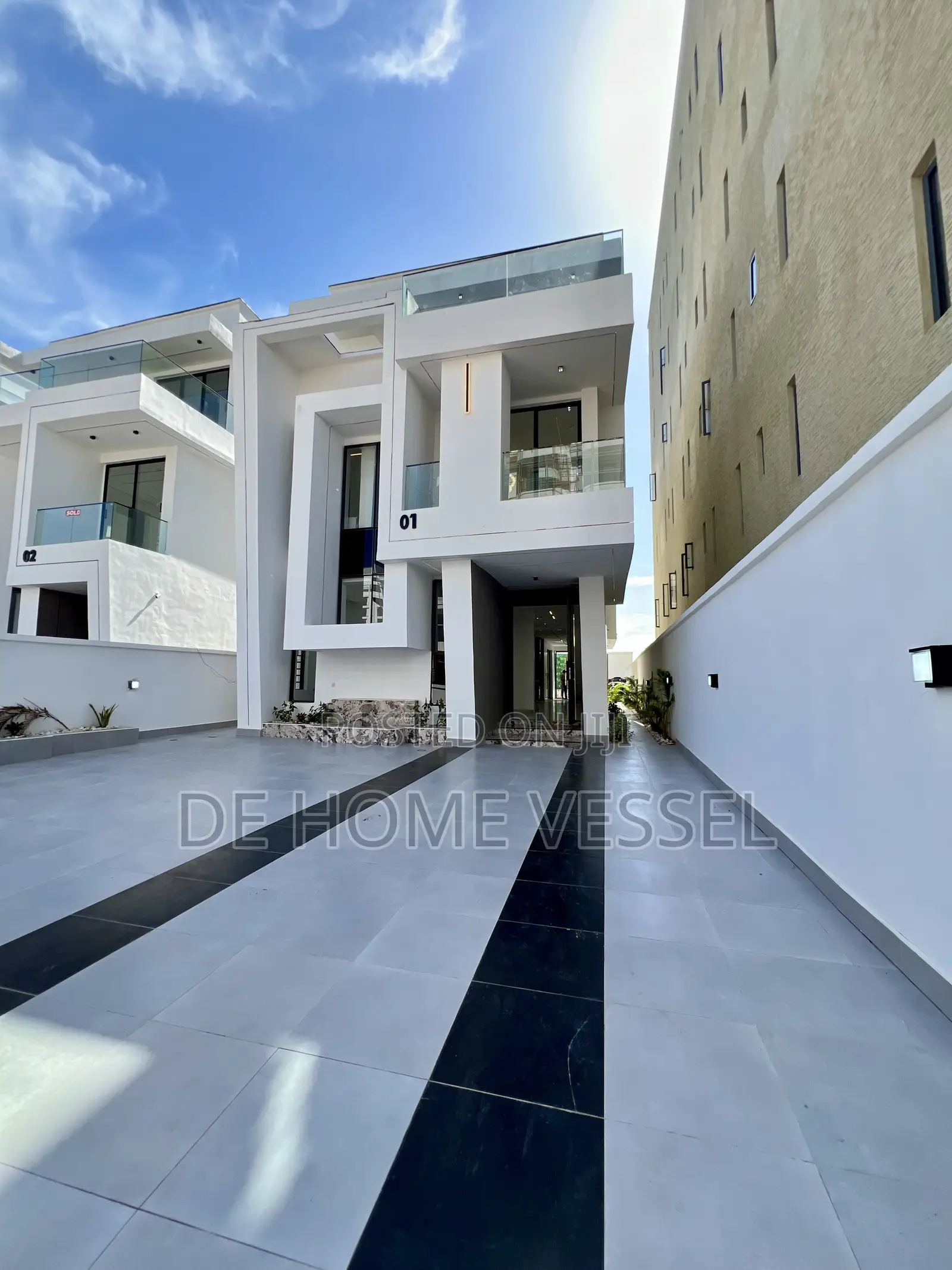 5bdrm Duplex in Lekki Phase 1 for sale