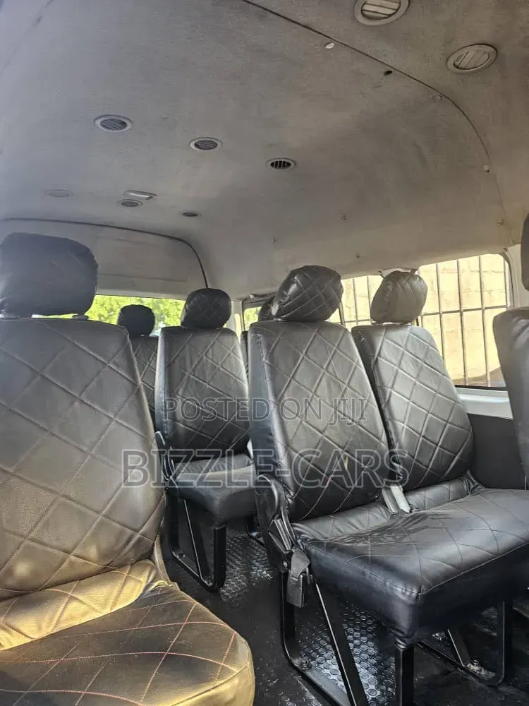 Toyota HiAce 2015 White