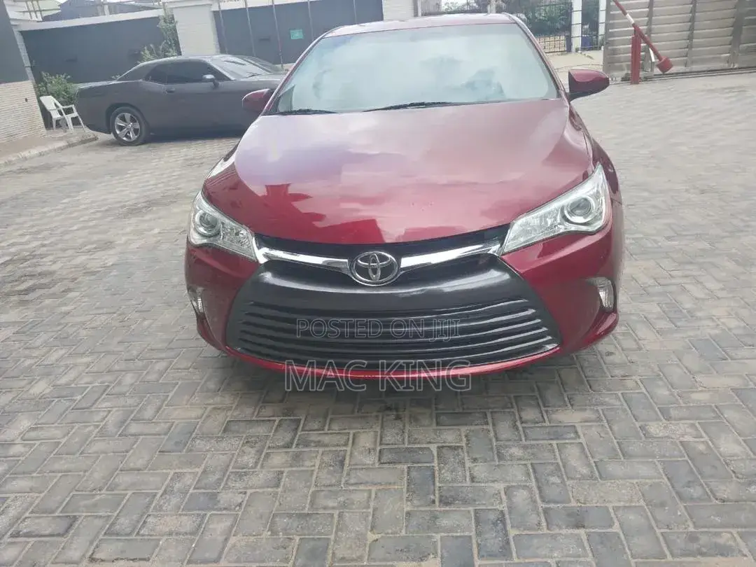Toyota Camry LE 4dr Sedan (2.5L 4cyl 6A) 2015 Red