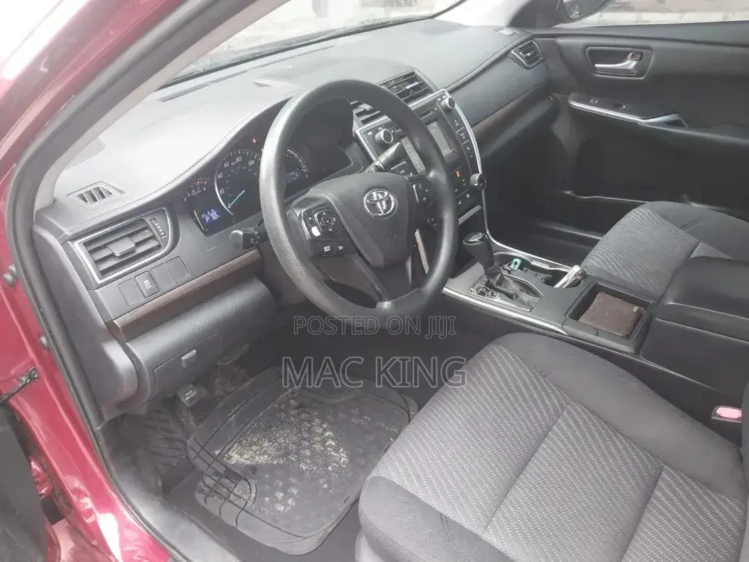 Toyota Camry LE 4dr Sedan (2.5L 4cyl 6A) 2015 Red