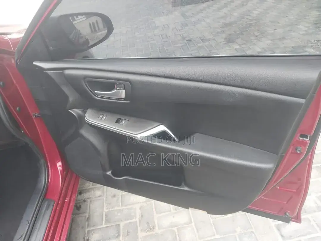Toyota Camry LE 4dr Sedan (2.5L 4cyl 6A) 2015 Red