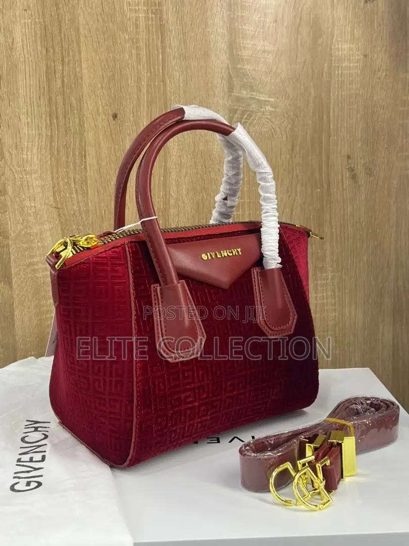 Quality Givenvhy Bag Good Quality Available Size : Medium