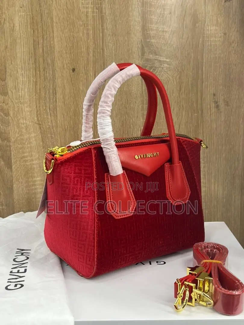 Quality Givenvhy Bag Good Quality Available Size : Medium
