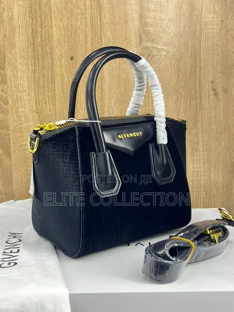 Quality Givenvhy Bag Good Quality Available Size : Medium