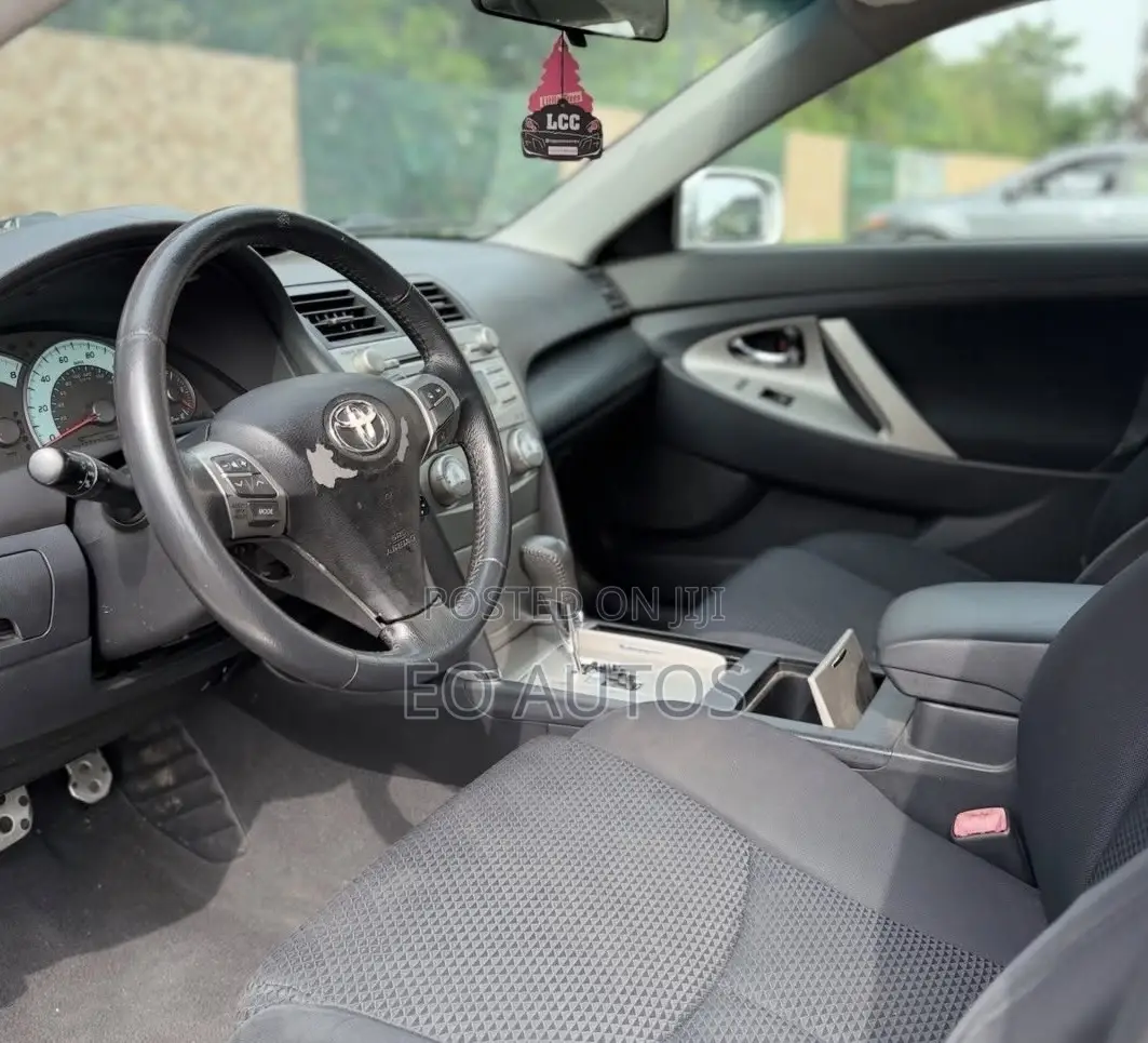 Toyota Camry SE 4dr Sedan (2.5L 4cyl 6AM) 2010 White