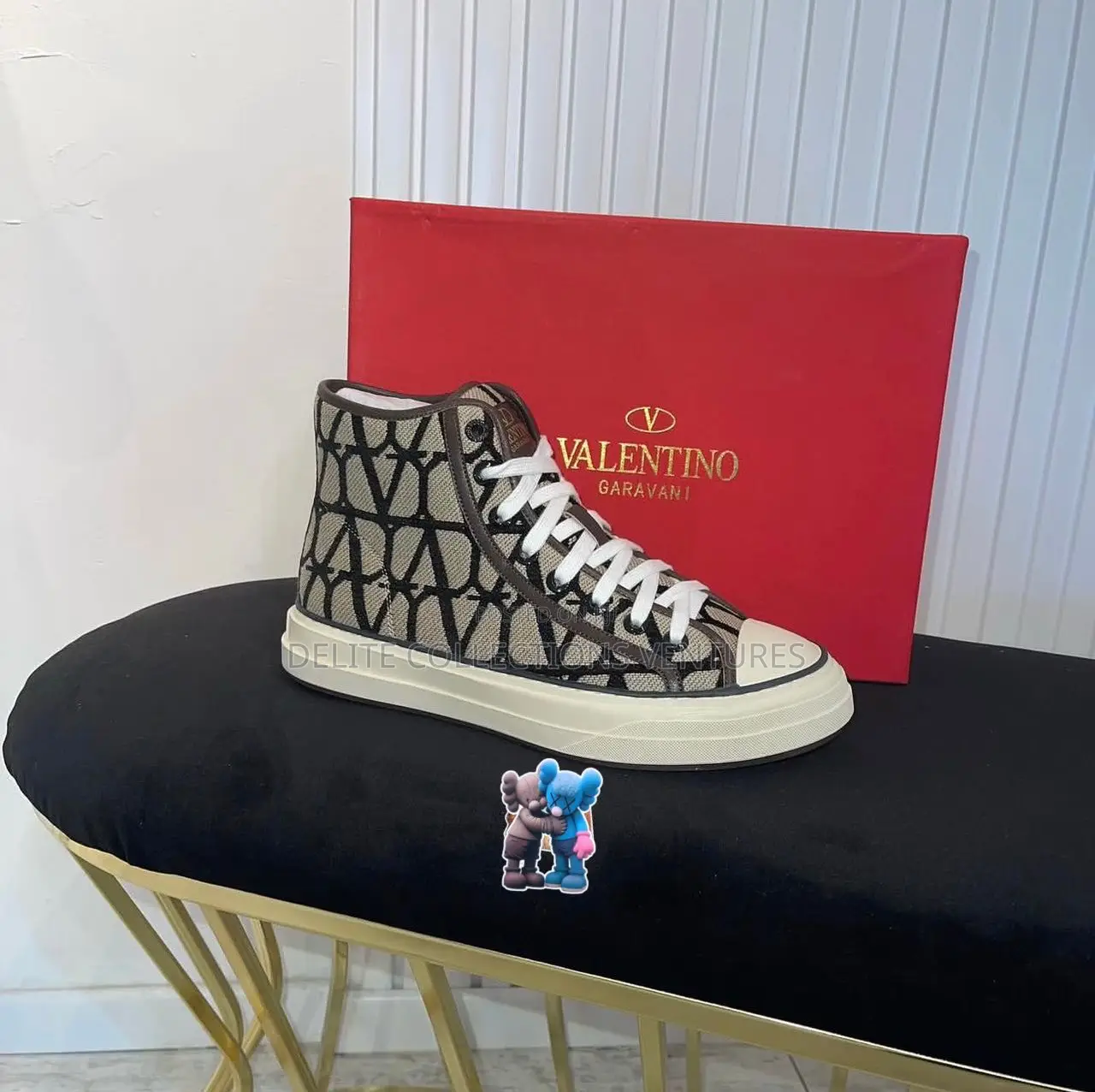 ` New Valentino Garavani Toile Iconographe Totaloop Calfskin