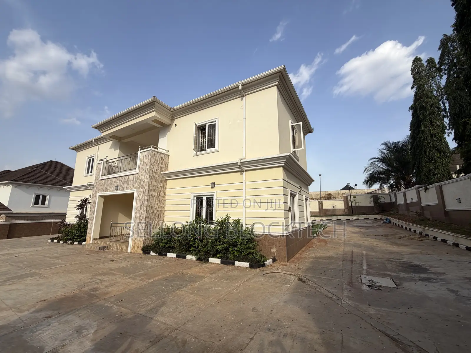 5bdrm Duplex in Asokoro for rent