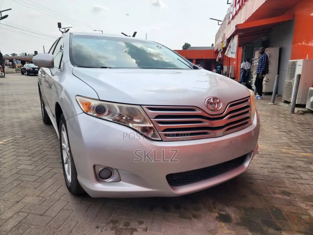 Toyota Venza XLE 2010 Silver