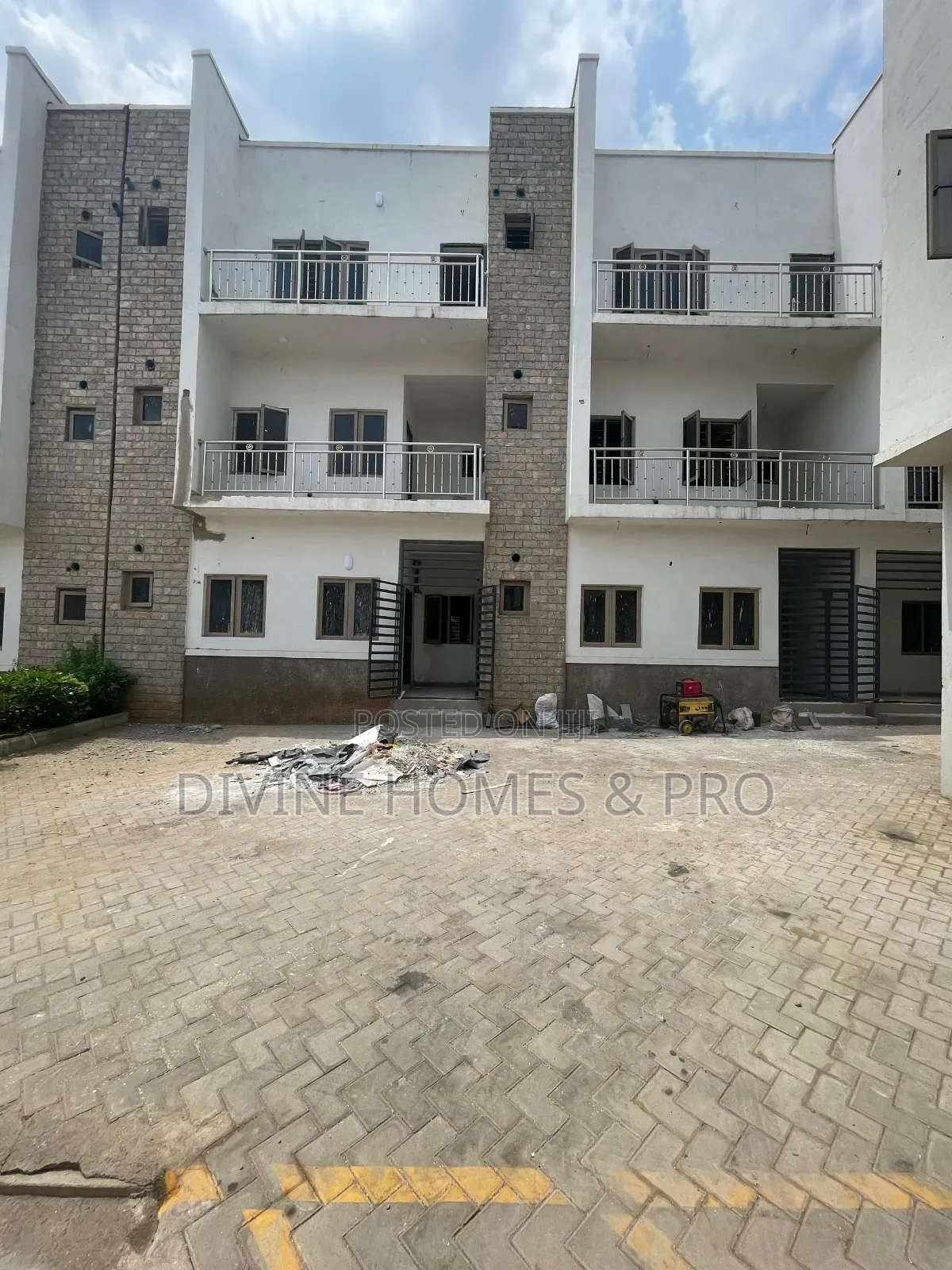 4bdrm Duplex in Dawaki for rent