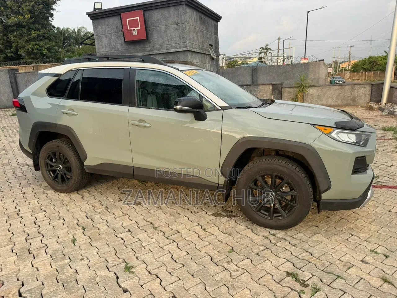 Toyota RAV4 Adventure 2019 Green