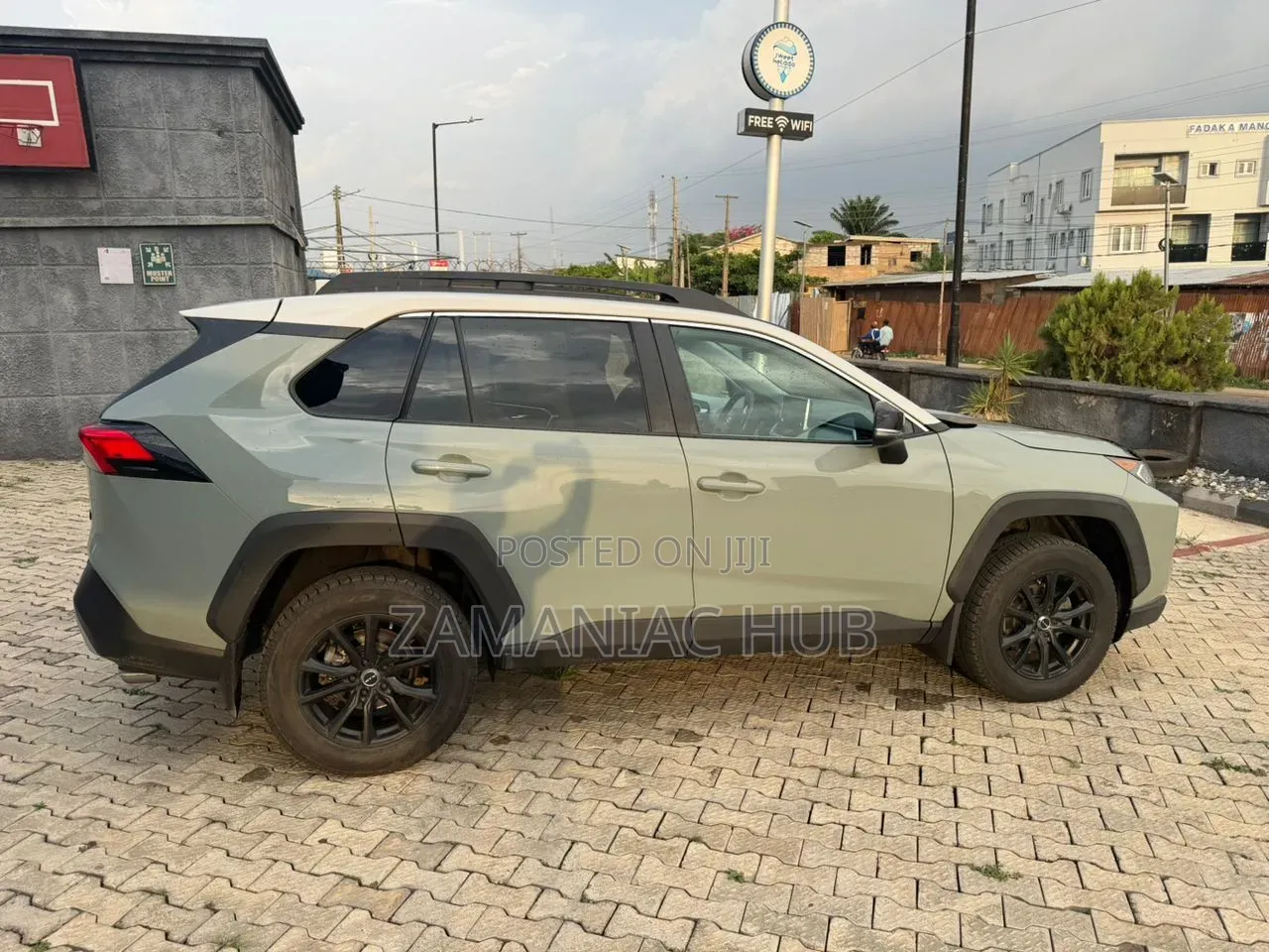 Toyota RAV4 Adventure 2019 Green