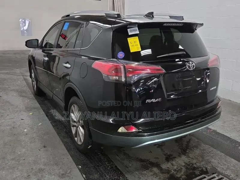 Toyota RAV4 Limited 4dr SUV (2.5L 4cyl 6A) 2018 Black