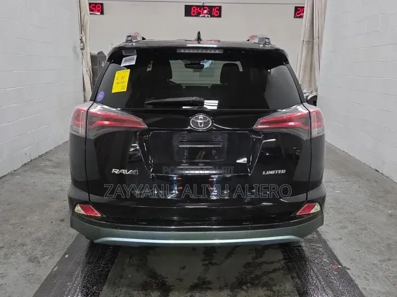 Toyota RAV4 Limited 4dr SUV (2.5L 4cyl 6A) 2018 Black
