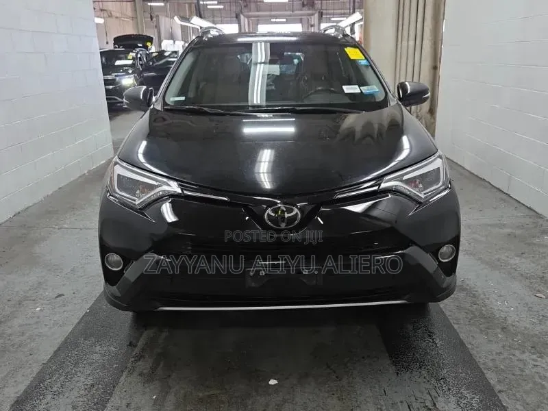 Toyota RAV4 Limited 4dr SUV (2.5L 4cyl 6A) 2018 Black