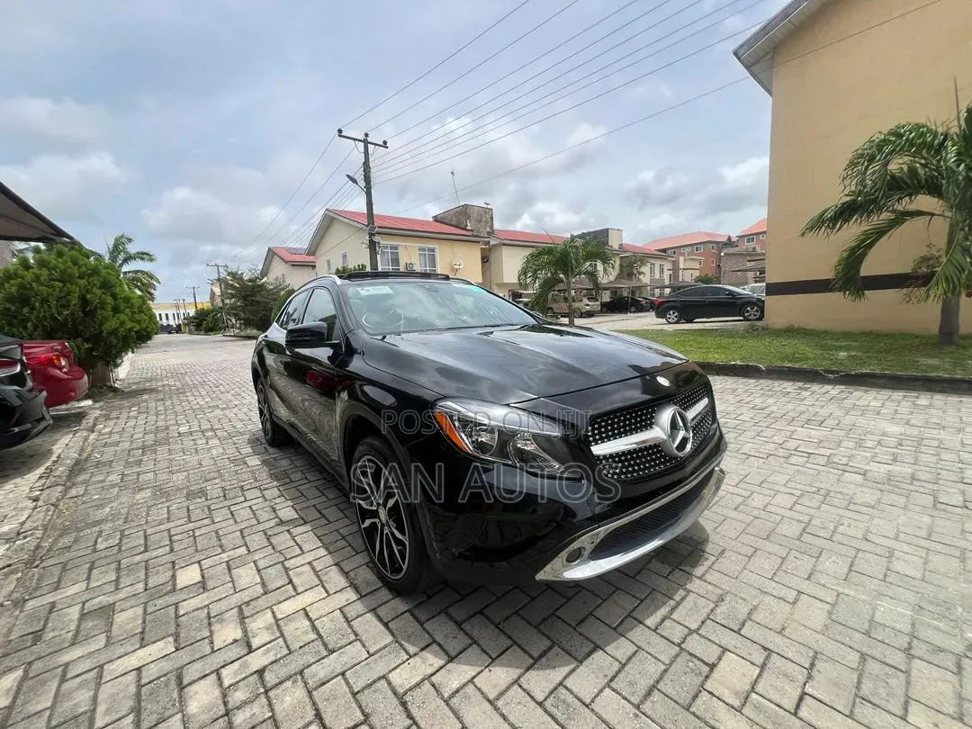 Mercedes-Benz GLA 250 2017 Black