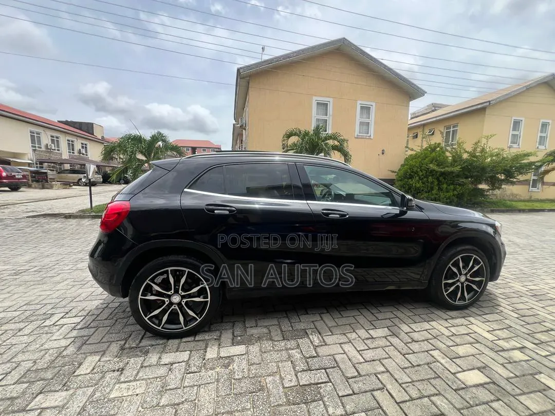 Mercedes-Benz GLA 250 2017 Black