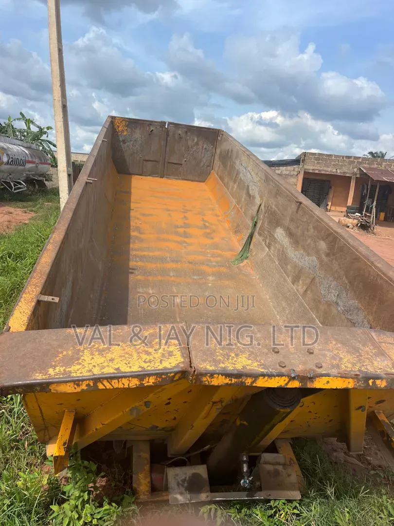 30 - 35 Tons Trailer Bucket - Tokunbo Standard