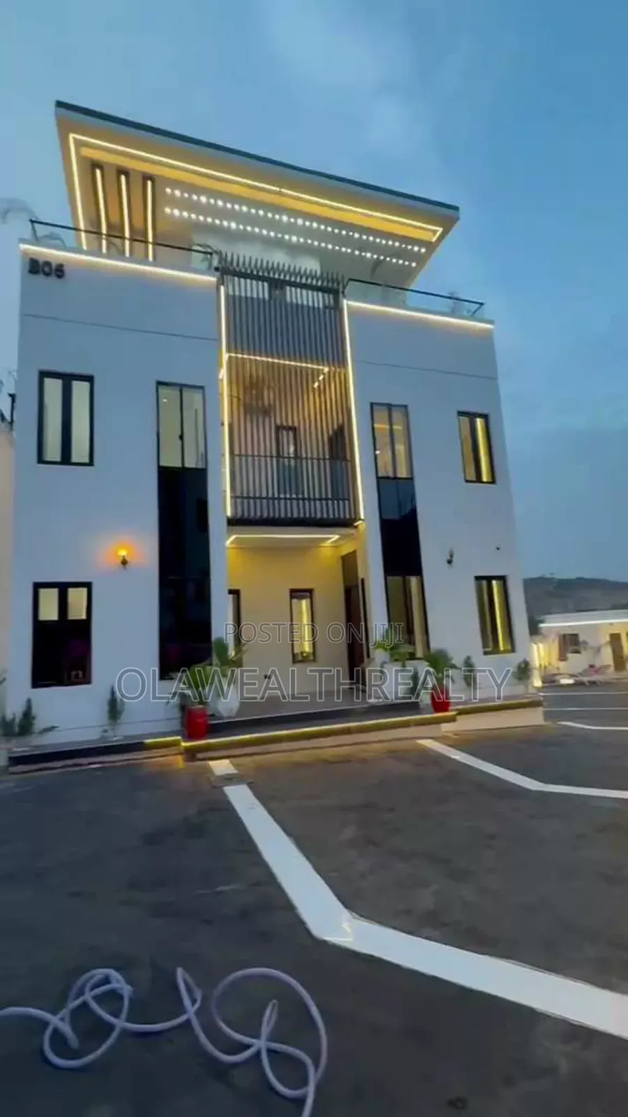 6bdrm Duplex in Guzape District for sale