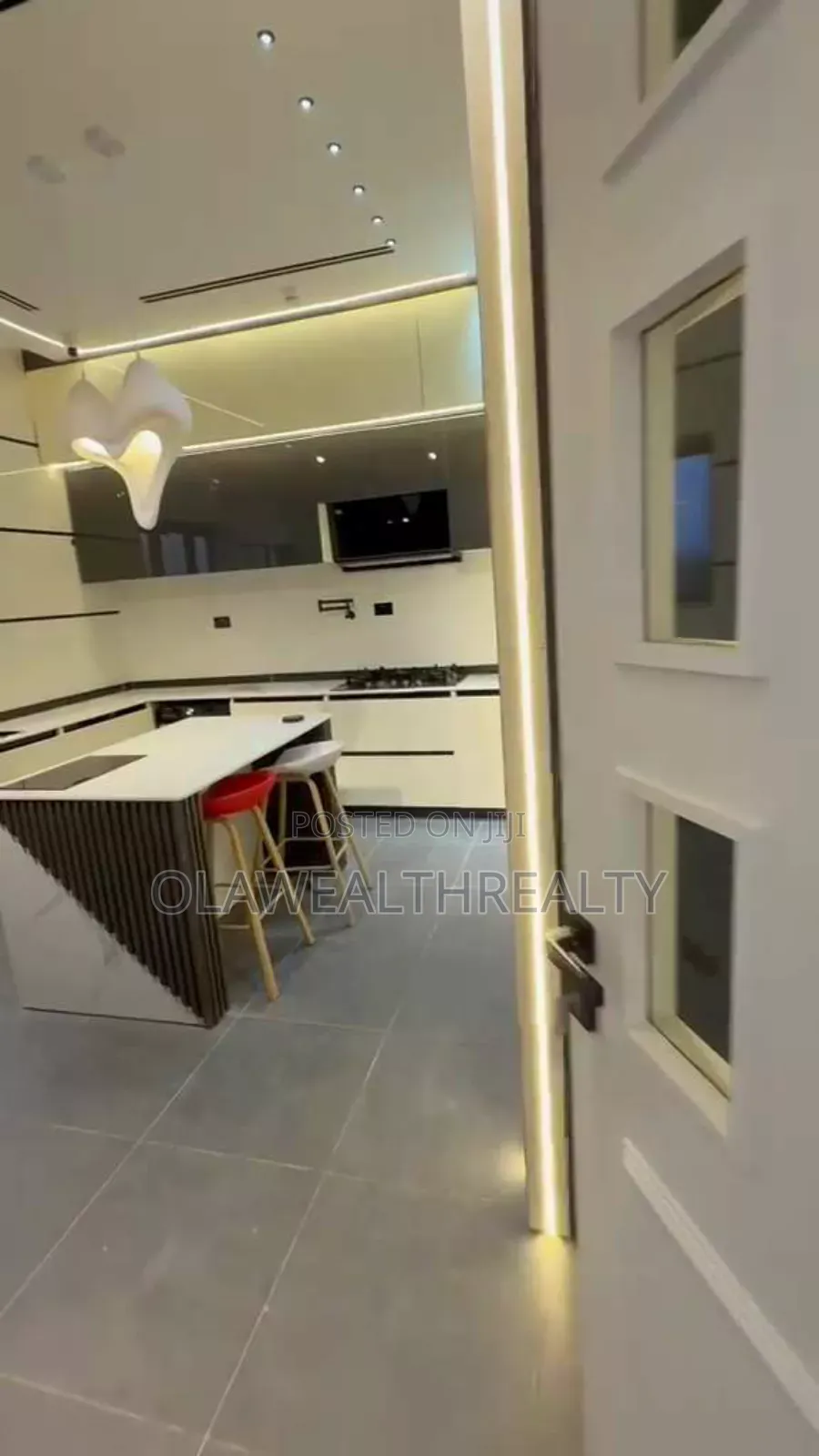 6bdrm Duplex in Guzape District for sale