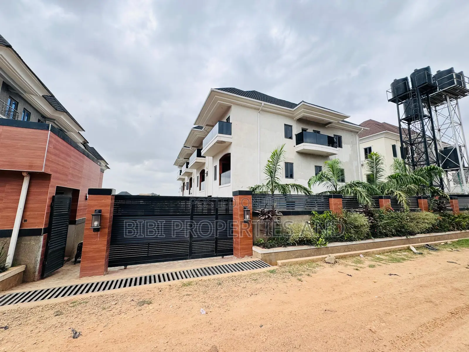 4bdrm Townhouse/Terrace in Citec Estate, Mbora for sale