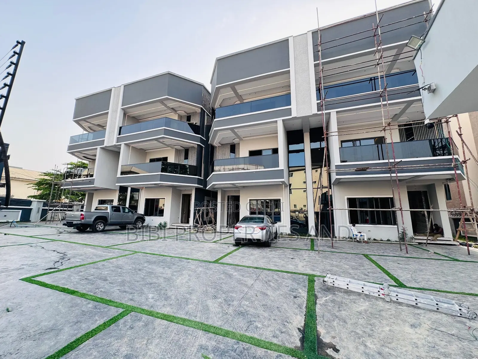 4bdrm Townhouse/Terrace in Utako for sale