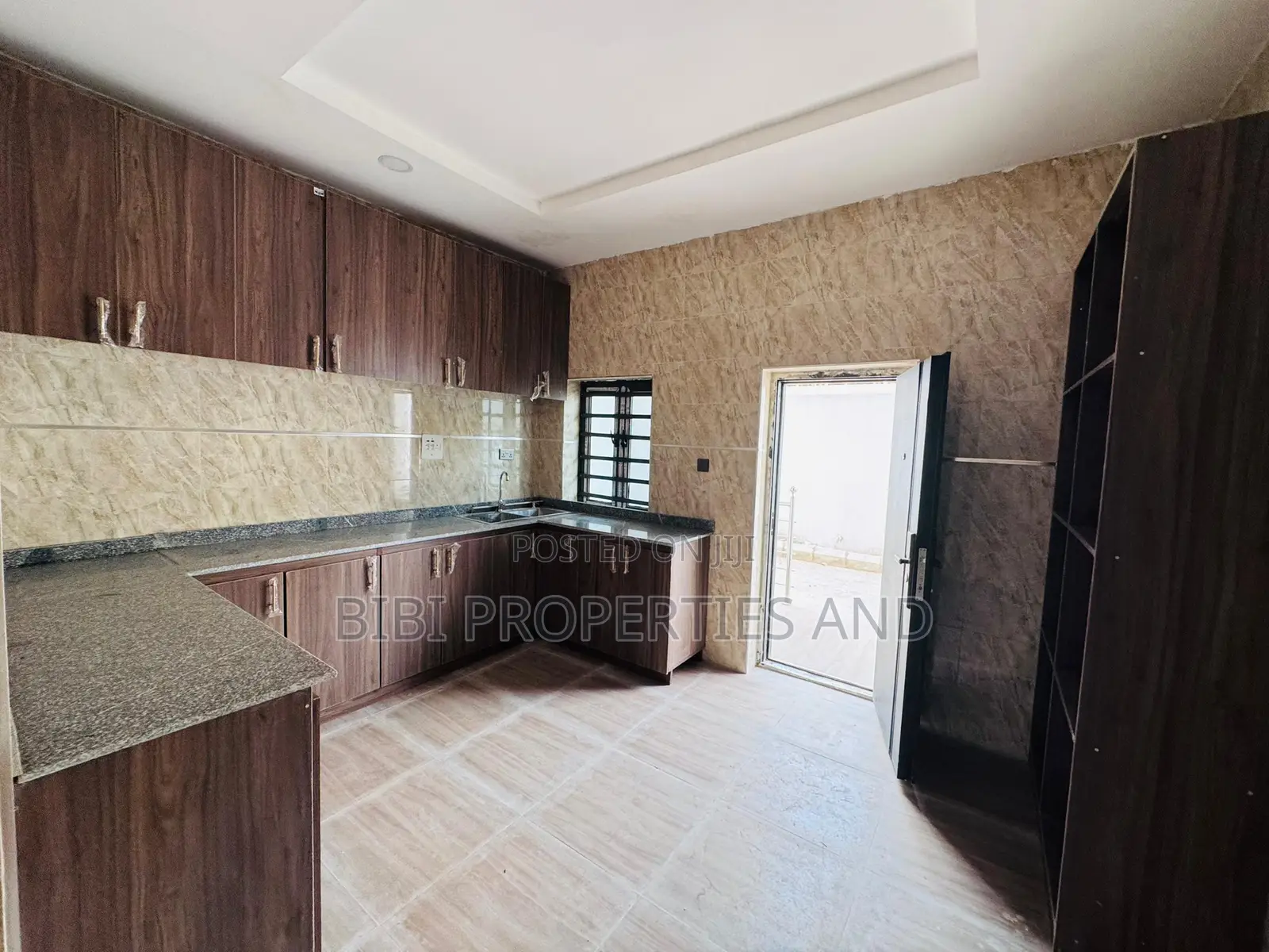 3bdrm Block of Flats in Jahi for sale